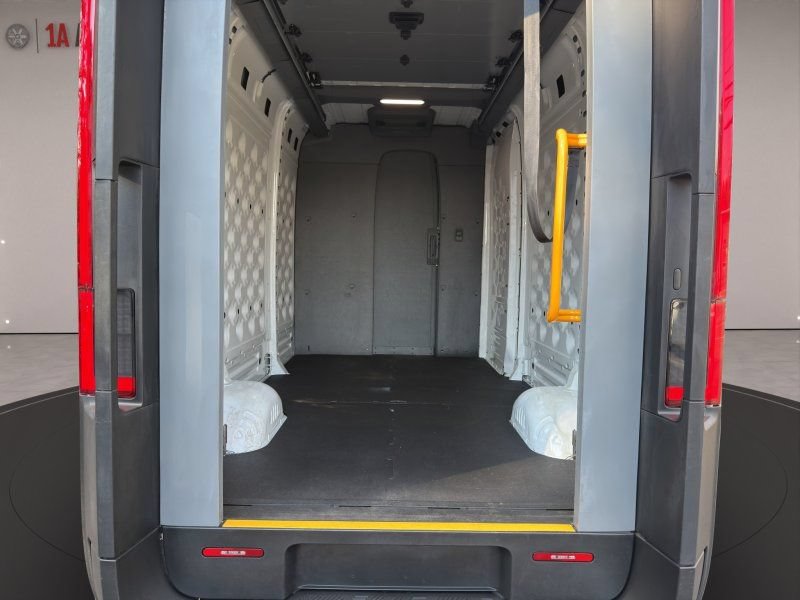 Used 2024 Rivian Delivery 500 FWD image 10