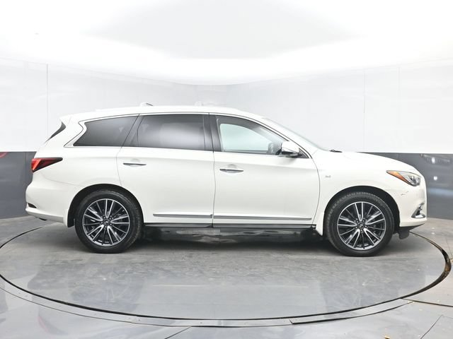 Used 2017 INFINITI QX60 FWD w/ Deluxe Technology Package image 11