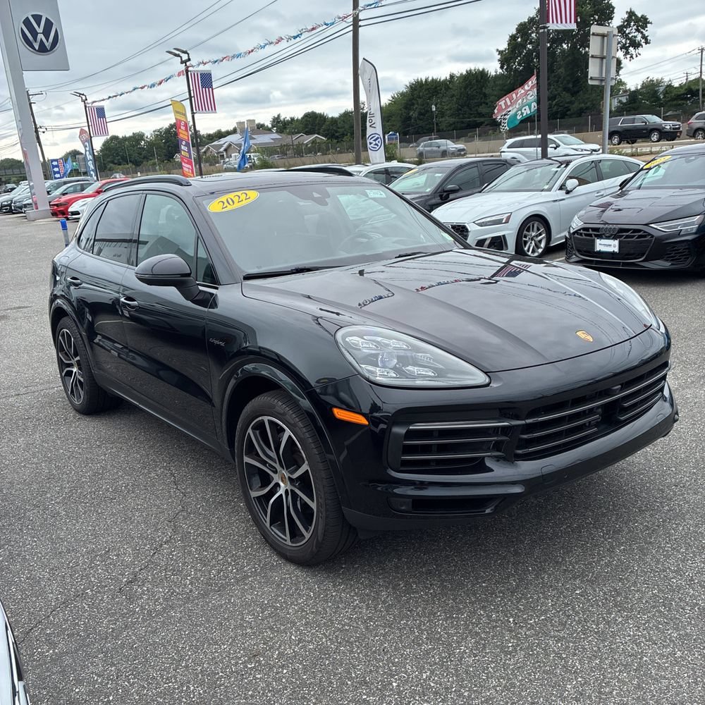 Used 2022 Porsche Cayenne Platinum Edition