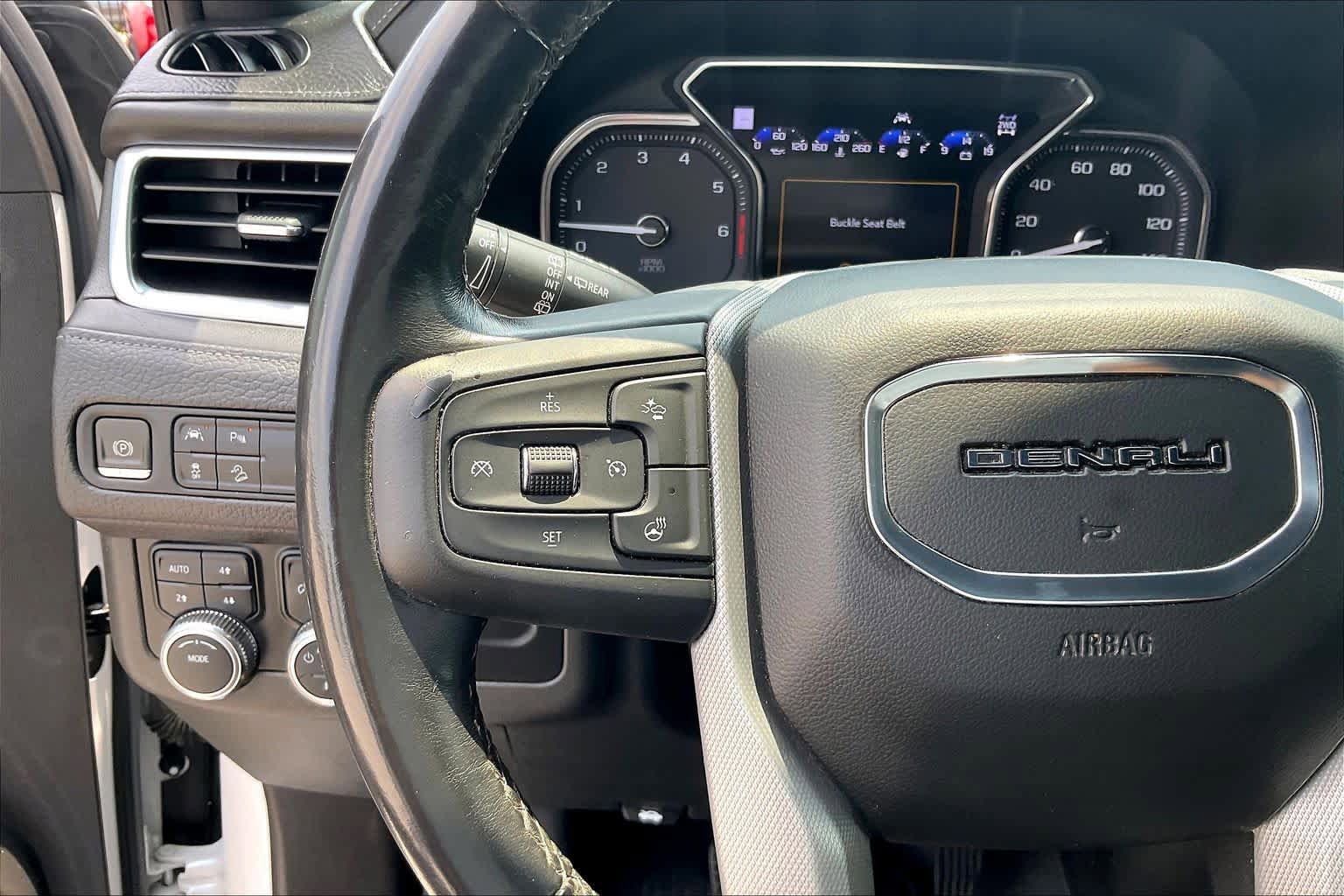Used 2021 GMC Yukon Denali AWD/4WD image 24