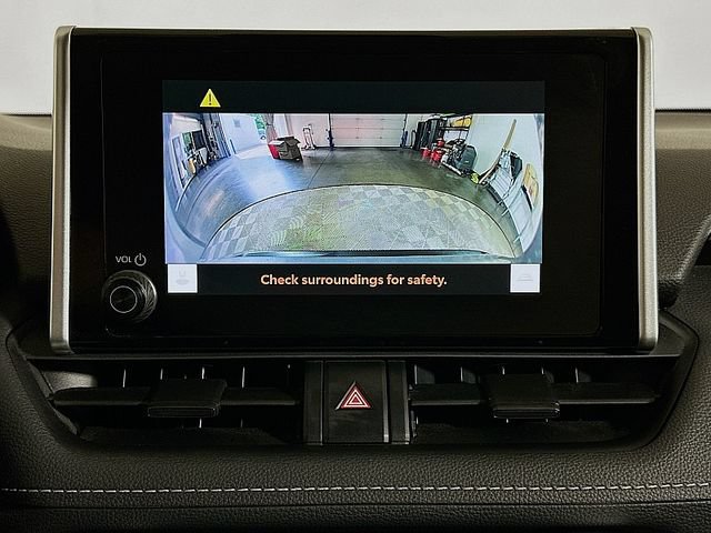 Used 2025 Toyota RAV4 XLE AWD/4WD image 15