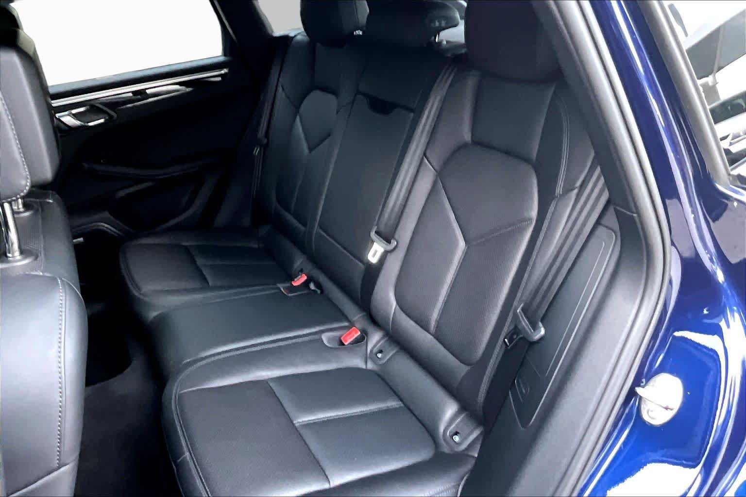 Used 2022 Porsche Macan AWD/4WD image 19