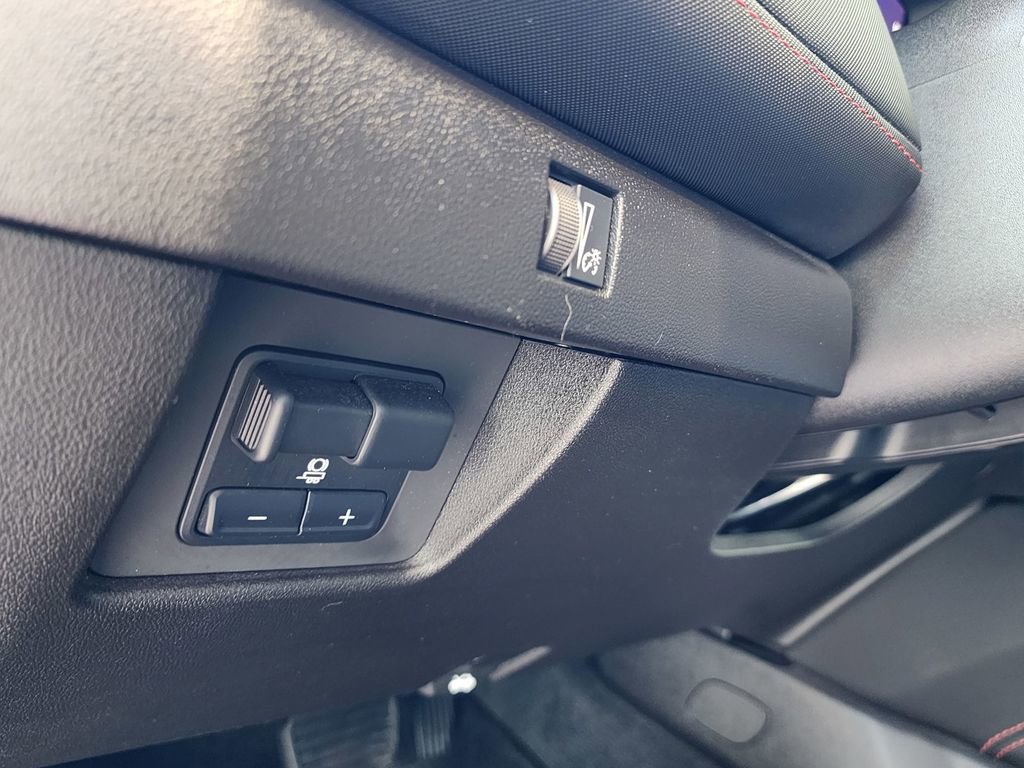 Used 2024 Chevrolet Colorado Z71 w/ Z71 Convenience Package 2 image 17