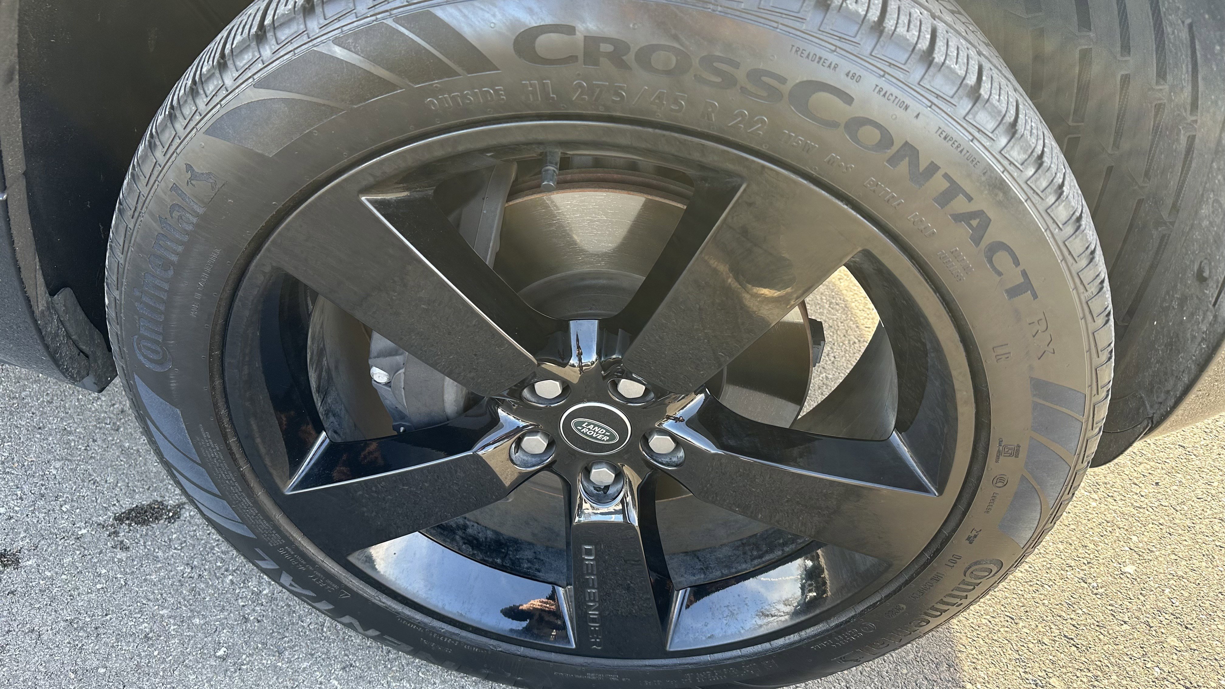 Used 2024 Land Rover Defender 110 X-Dynamic SE image 15