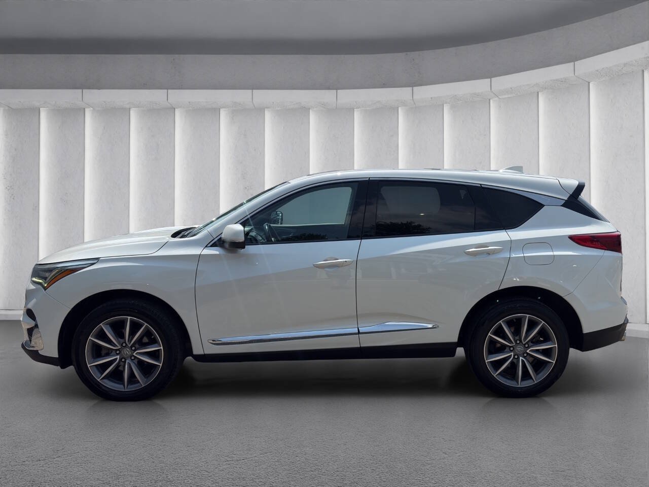 Used 2019 Acura RDX w/ Technology Package AWD/4WD image 2