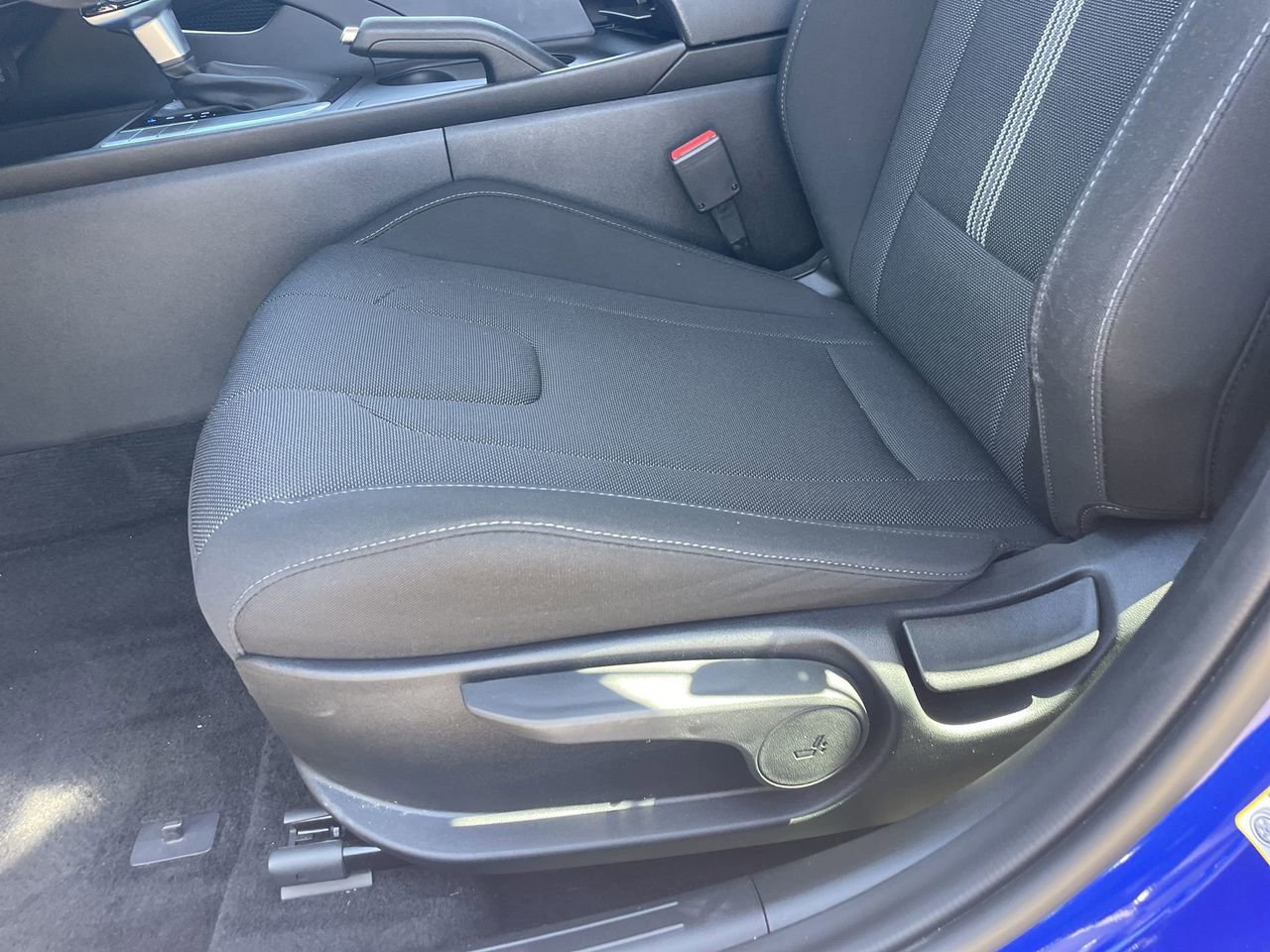 Certified 2024 Hyundai Elantra SE image 19