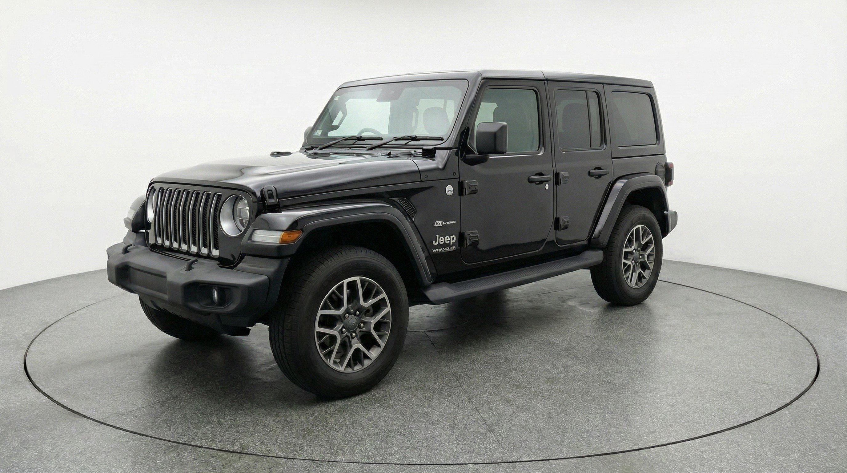 Used 2025 Jeep Wrangler Sahara image 3