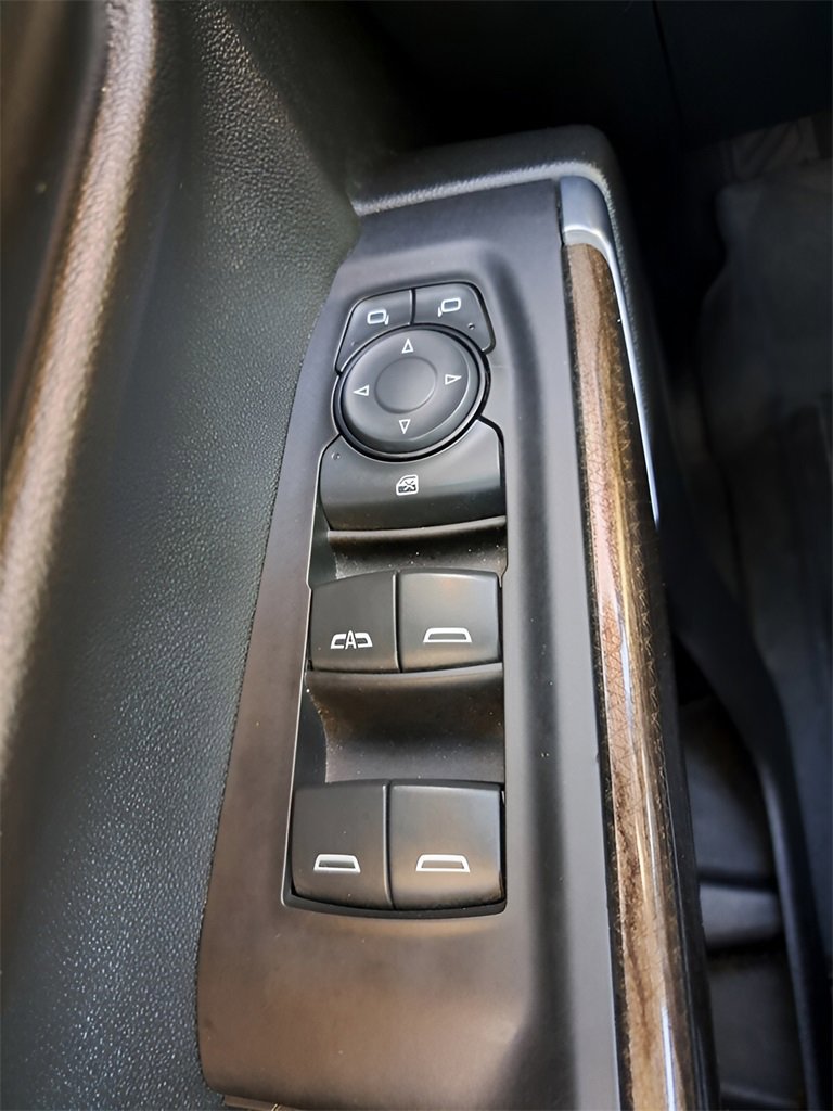 Used 2021 Chevrolet Silverado 1500 LT w/ Convenience Package II image 18