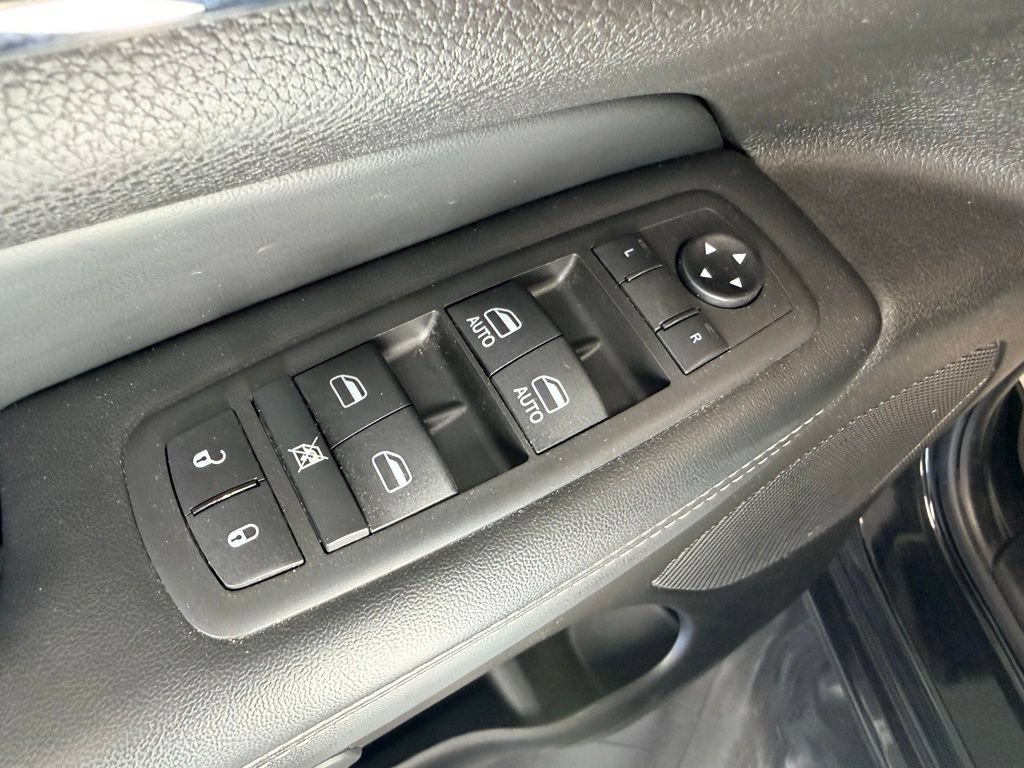 Used 2021 Jeep Grand Cherokee Limited AWD/4WD image 18
