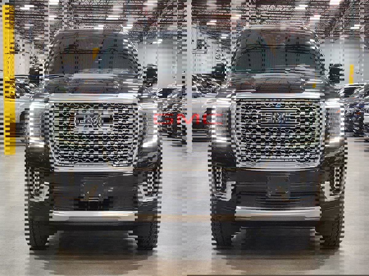 Used 2024 GMC Yukon Denali image 2