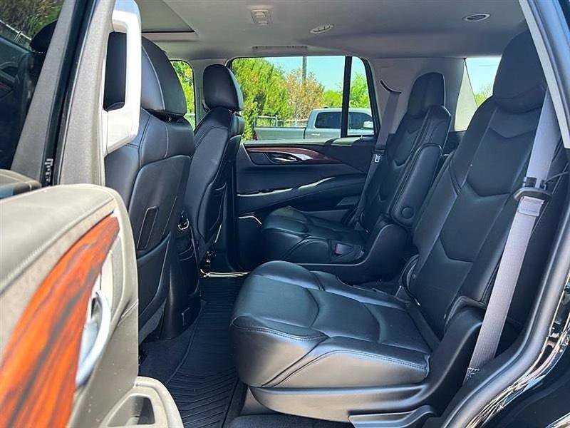 Used 2015 Cadillac Escalade Luxury RWD image 43