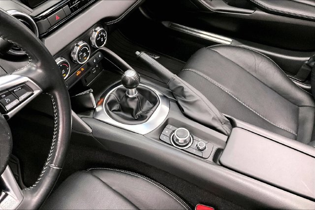 Used 2021 MAZDA MX-5 Miata RF Grand Touring RWD image 17