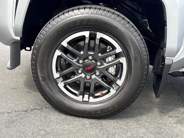 Used 2025 Toyota Tacoma TRD Sport AWD/4WD image 8