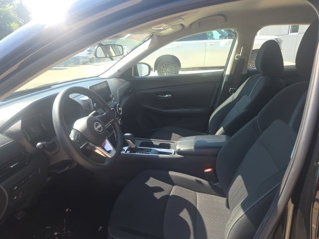 Used 2025 Nissan Sentra SV FWD image 8