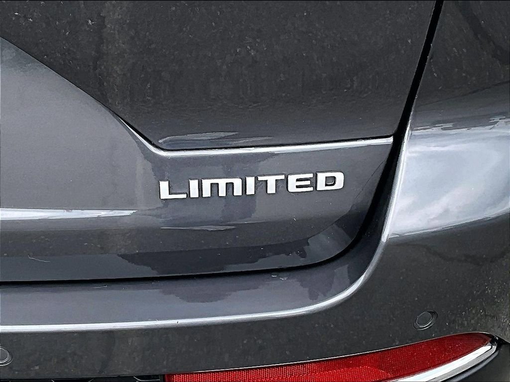 Used 2024 Jeep Grand Cherokee Limited AWD/4WD image 29