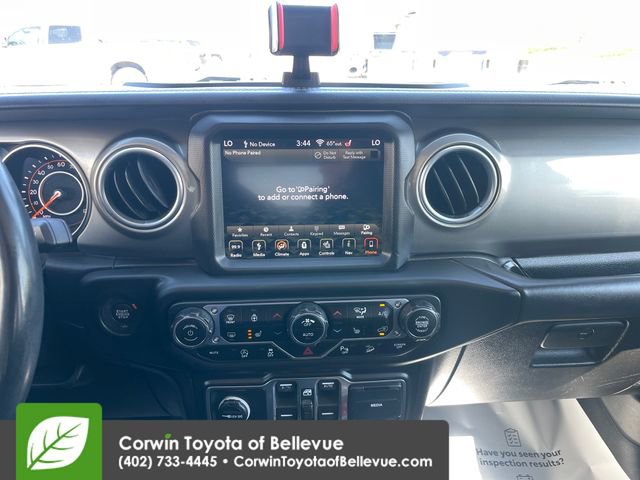 Used 2018 Jeep Wrangler Unlimited Sahara AWD/4WD image 11