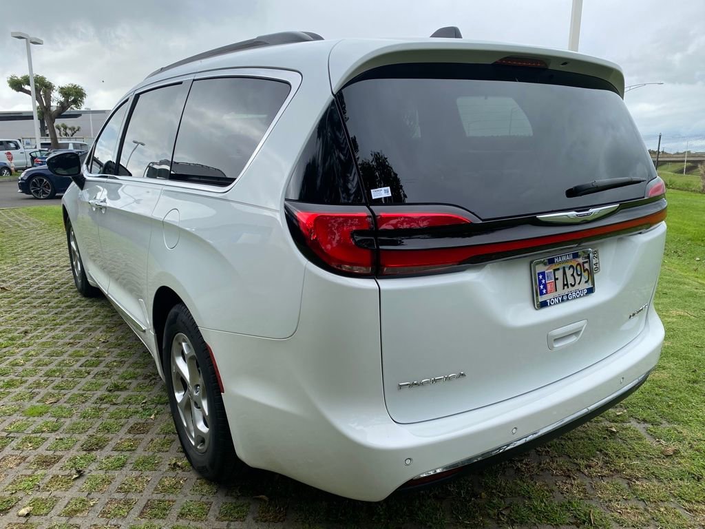 Used 2023 Chrysler Pacifica Limited image 5