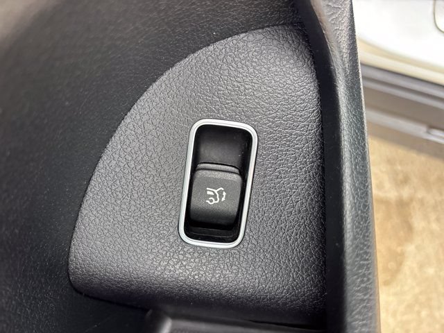 Used 2021 Mercedes-Benz GLE 350 image 23