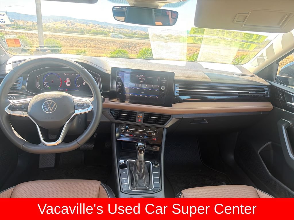 Used 2025 Volkswagen Jetta SEL FWD image 12