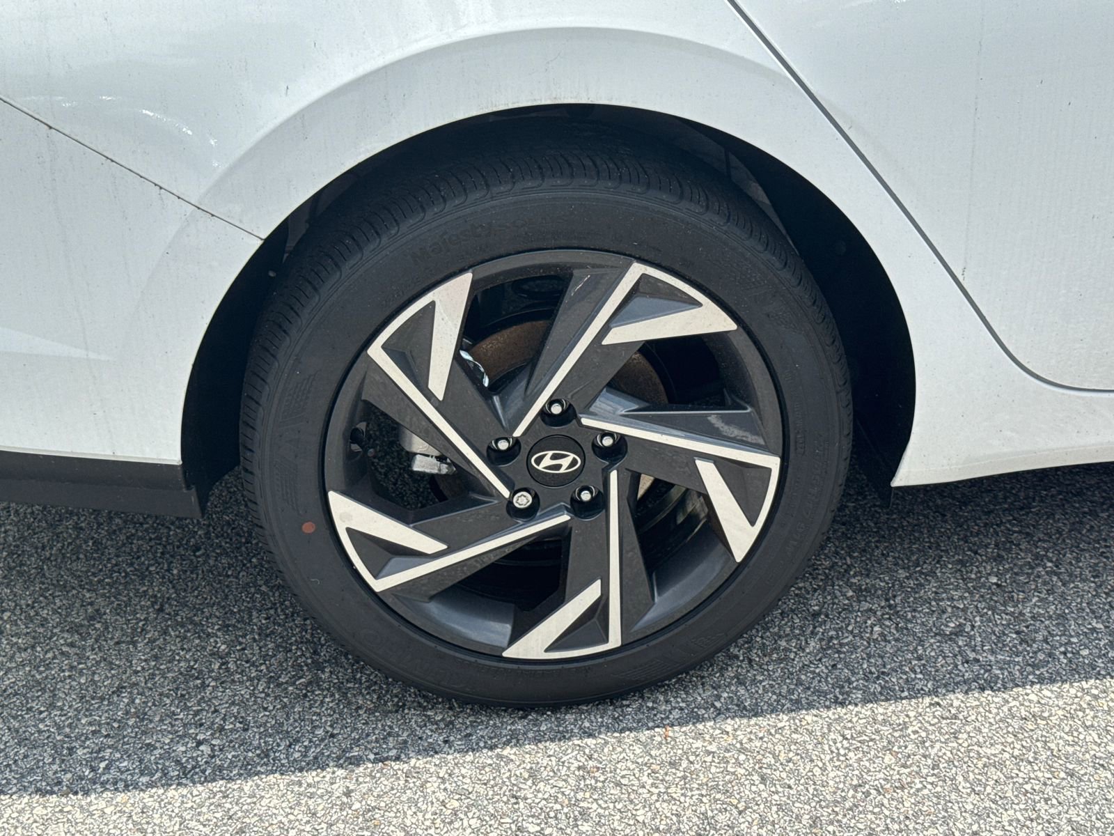 Certified 2025 Hyundai Elantra Sport image 17