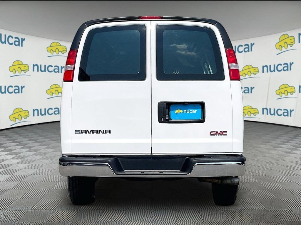 Used 2025 GMC Savana 2500 w/ Driver Convenience Package RWD image 5