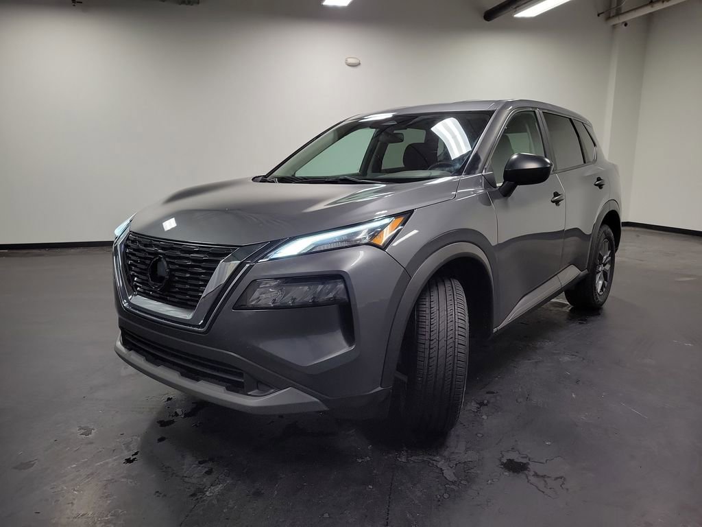 Used 2023 Nissan Rogue S image 4