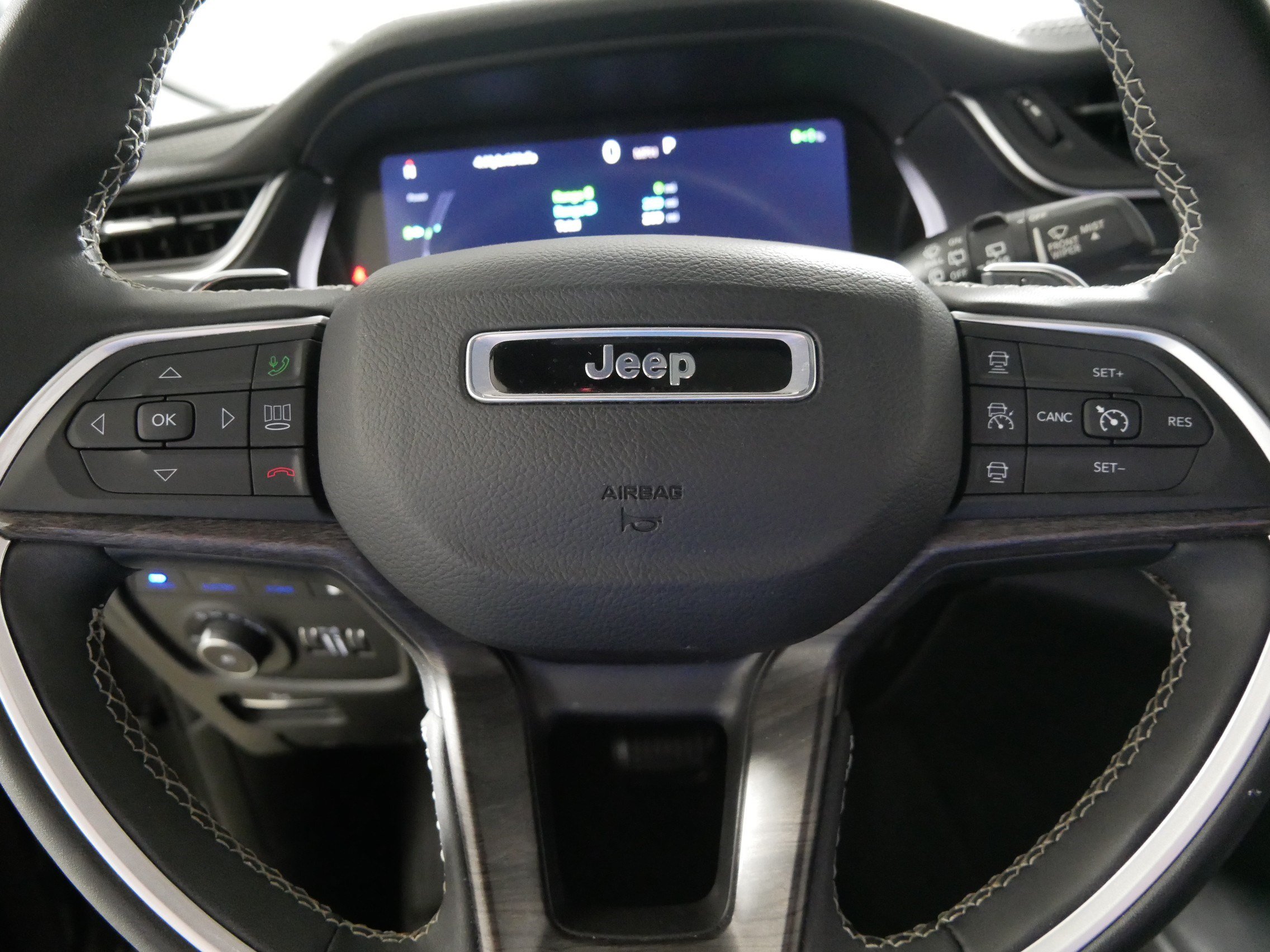 Used 2024 Jeep Grand Cherokee Limited 4xe AWD/4WD image 25