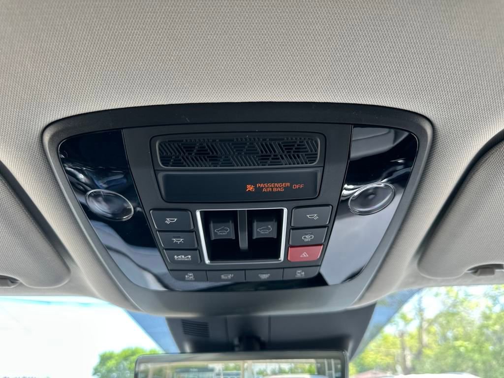 New 2025 Kia Carnival SX Prestige FWD image 35
