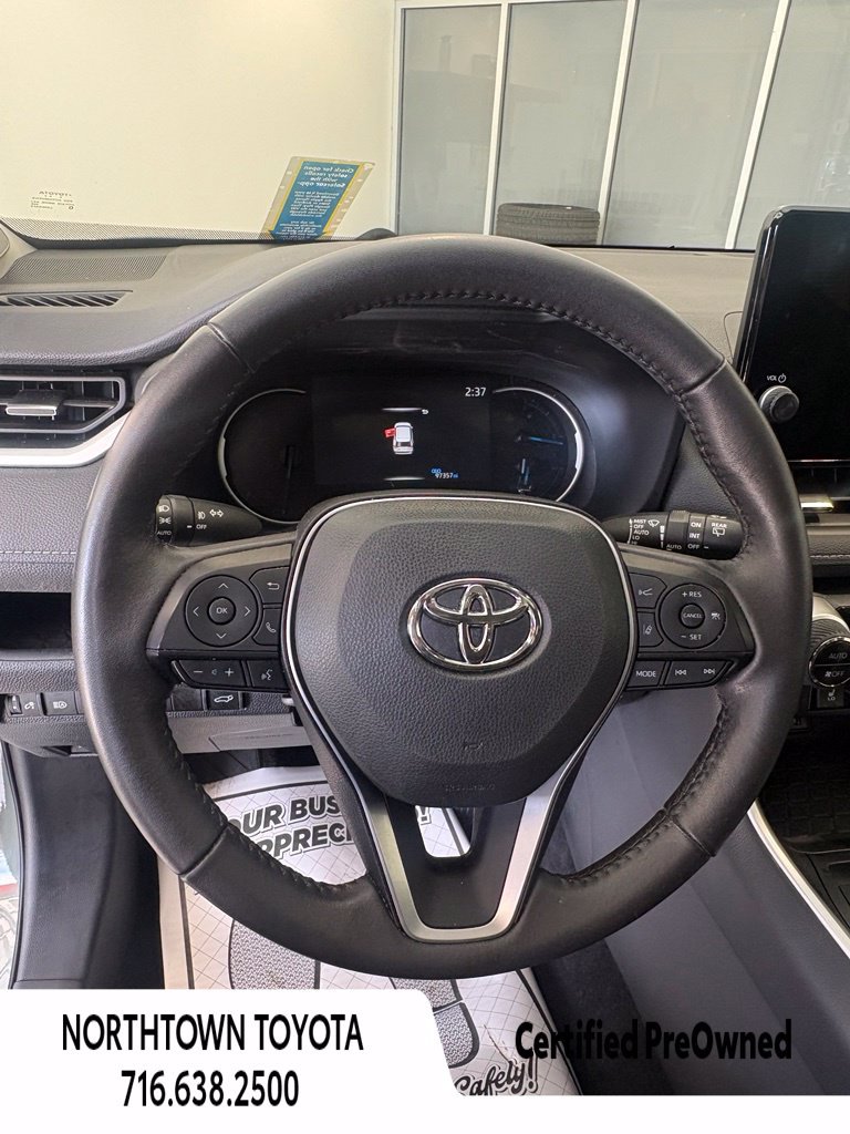 Used 2023 Toyota RAV4 XLE Premium AWD/4WD image 29