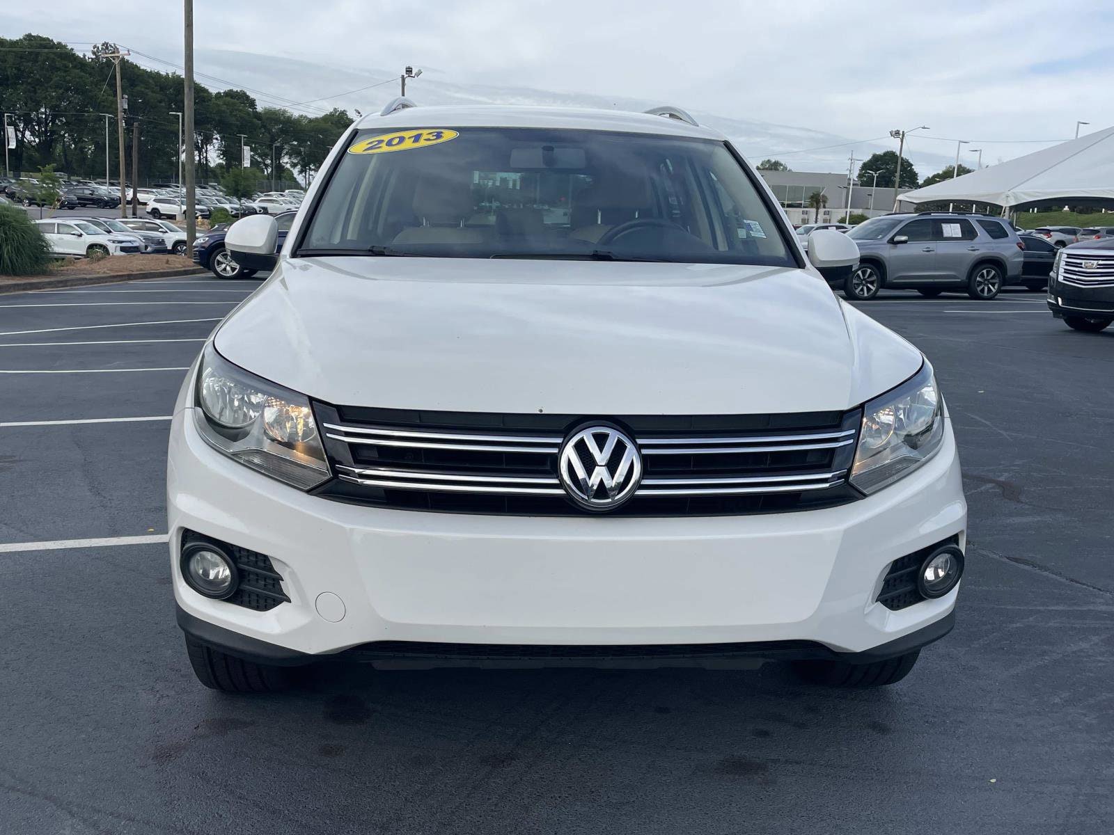 Used 2013 Volkswagen Tiguan SE FWD image 2