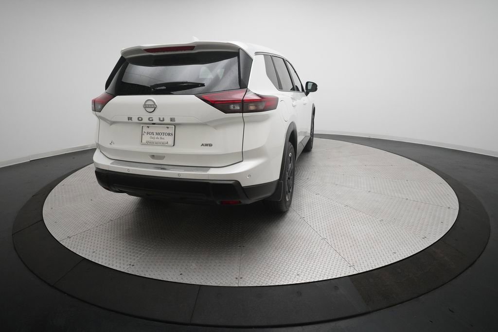 Used 2026 Nissan Rogue SV image 13