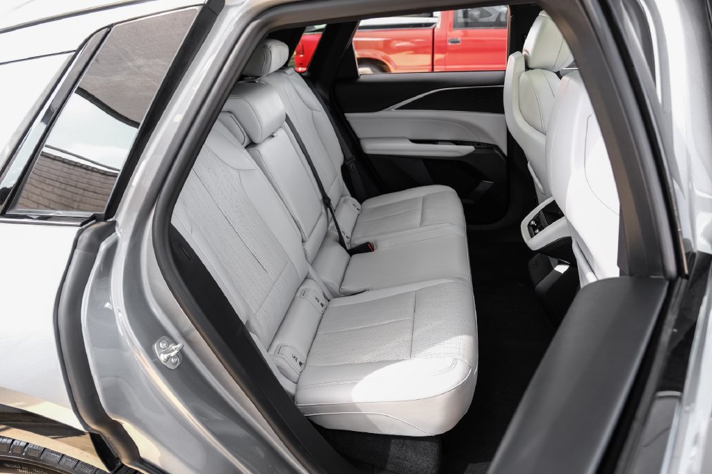 Used 2024 Cadillac Lyriq Luxury w/ LPO, Floor Liner Package RWD image 34