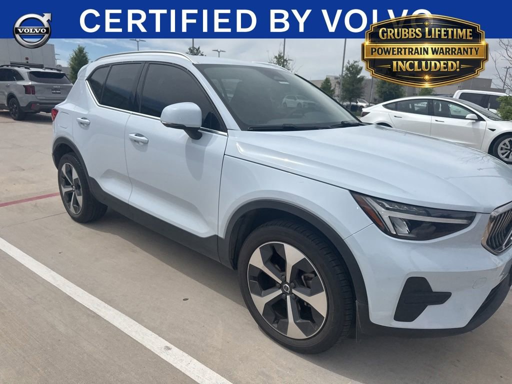 Used 2024 Volvo XC40 B5 Core AWD/4WD image 3