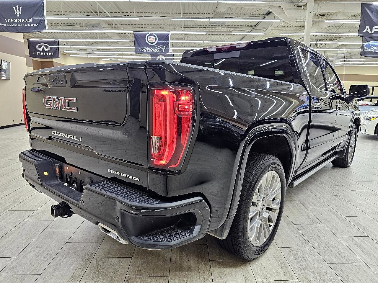 Used 2022 GMC Sierra 1500 Denali w/ Denali Premium Package image 7