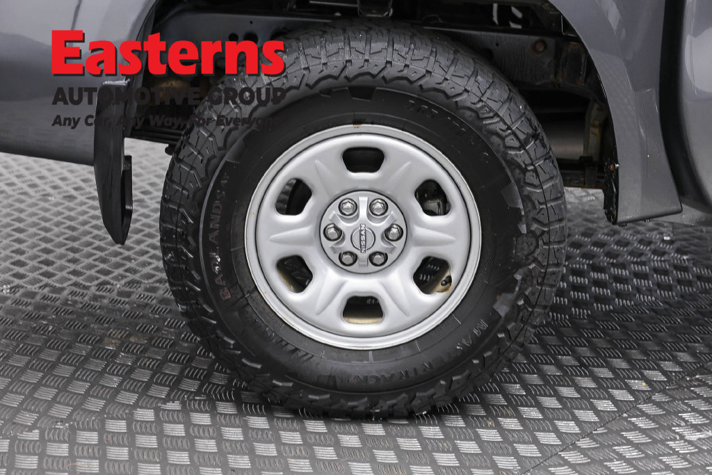 Used 2024 Nissan Frontier S AWD/4WD image 32