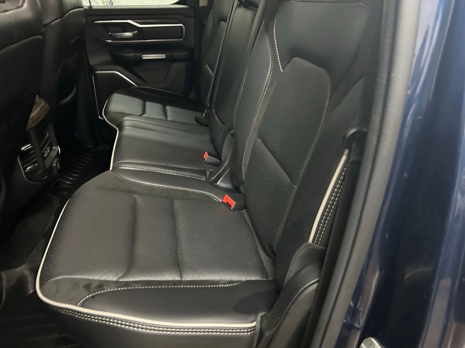 Used 2020 RAM 1500 Laramie AWD/4WD image 23
