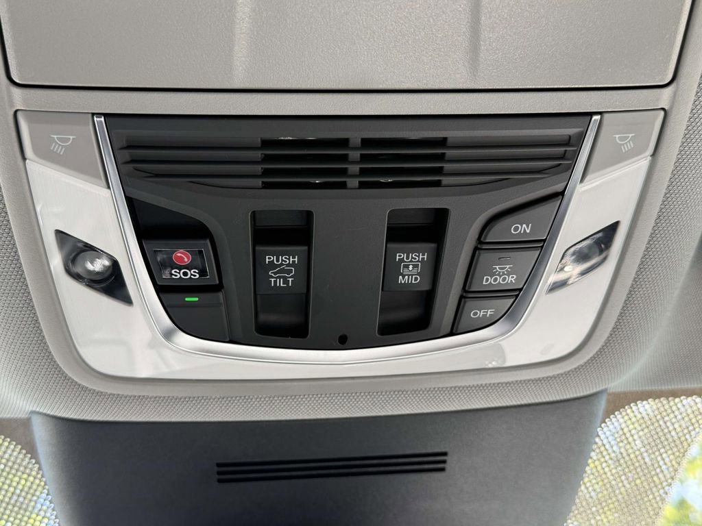 Certified 2025 Acura MDX SH-AWD w/ Technology Package image 27