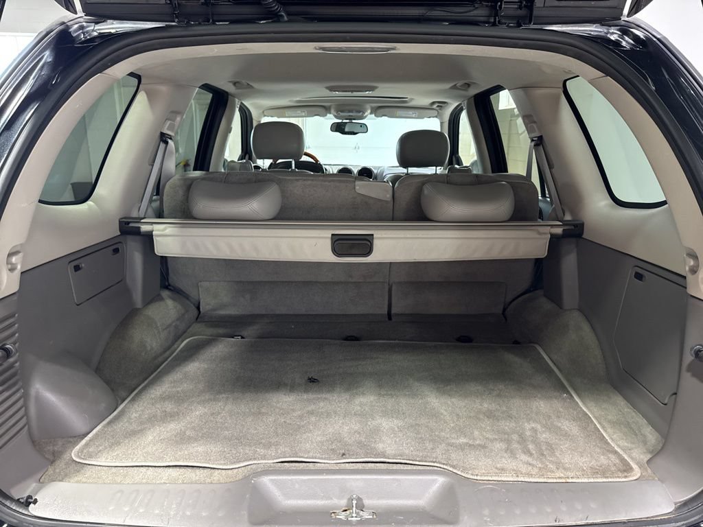Used 2008 GMC Envoy Denali w/ Sun And 6-Disc Cd Package RWD image 31