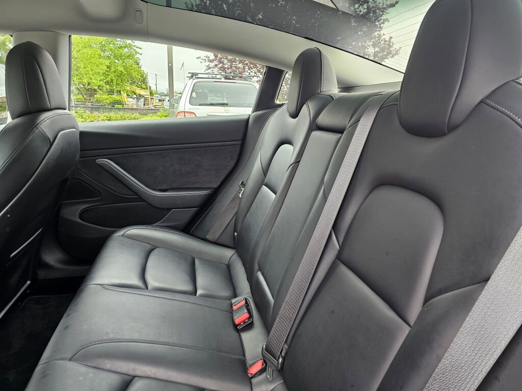 Used 2018 Tesla Model 3 Long Range RWD image 22
