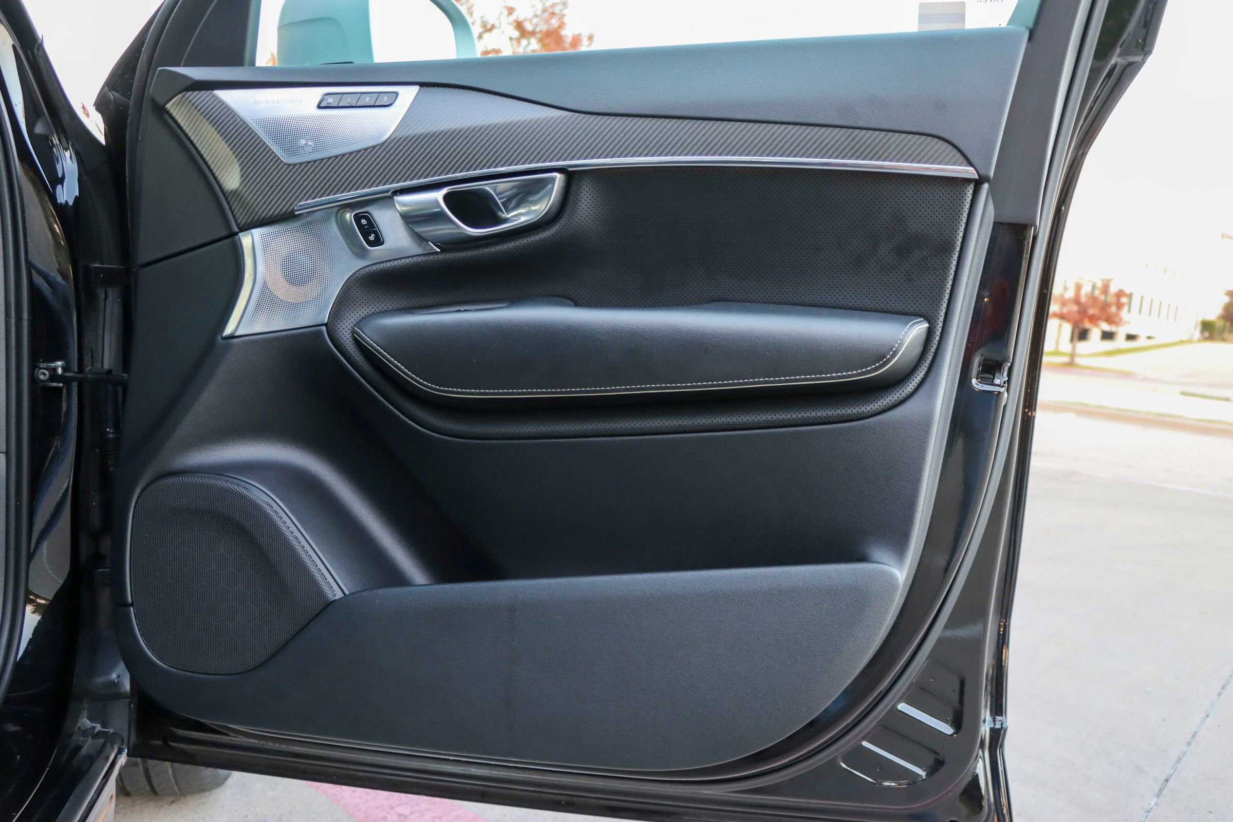 Used 2018 Volvo XC90 T6 R-Design w/ Convenience Package image 10