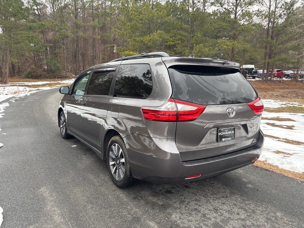 Used 2018 Toyota Sienna LE image 19