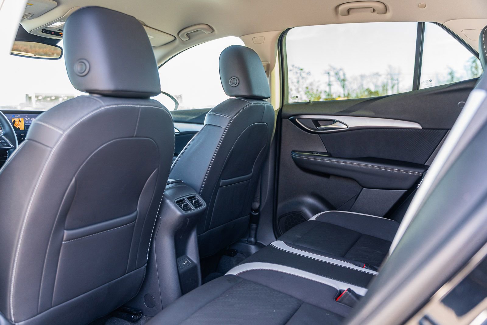 Used 2025 Buick Envision Sport Touring image 16