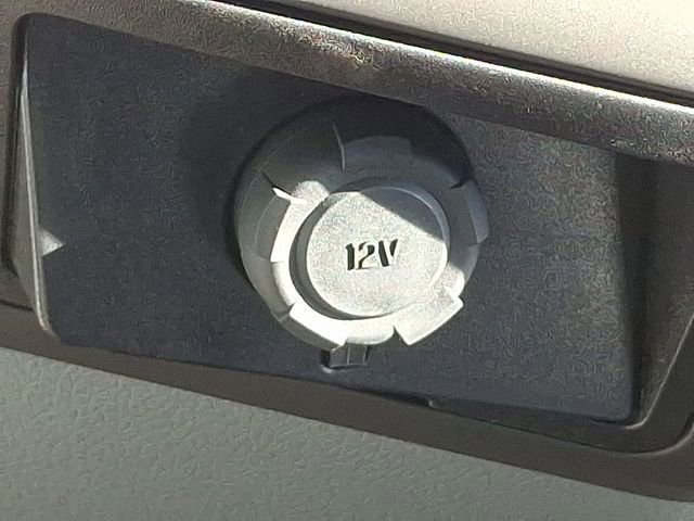 Used 2023 Ford F650 2WD Regular Cab Super Duty image 21