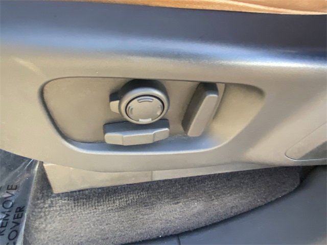 Used 2017 Land Rover Discovery HSE image 7