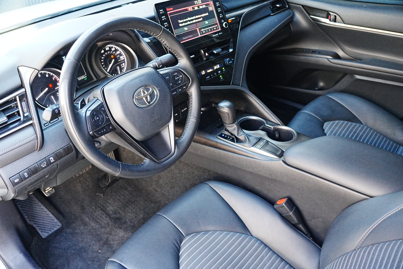 Used 2024 Toyota Camry SE image 8