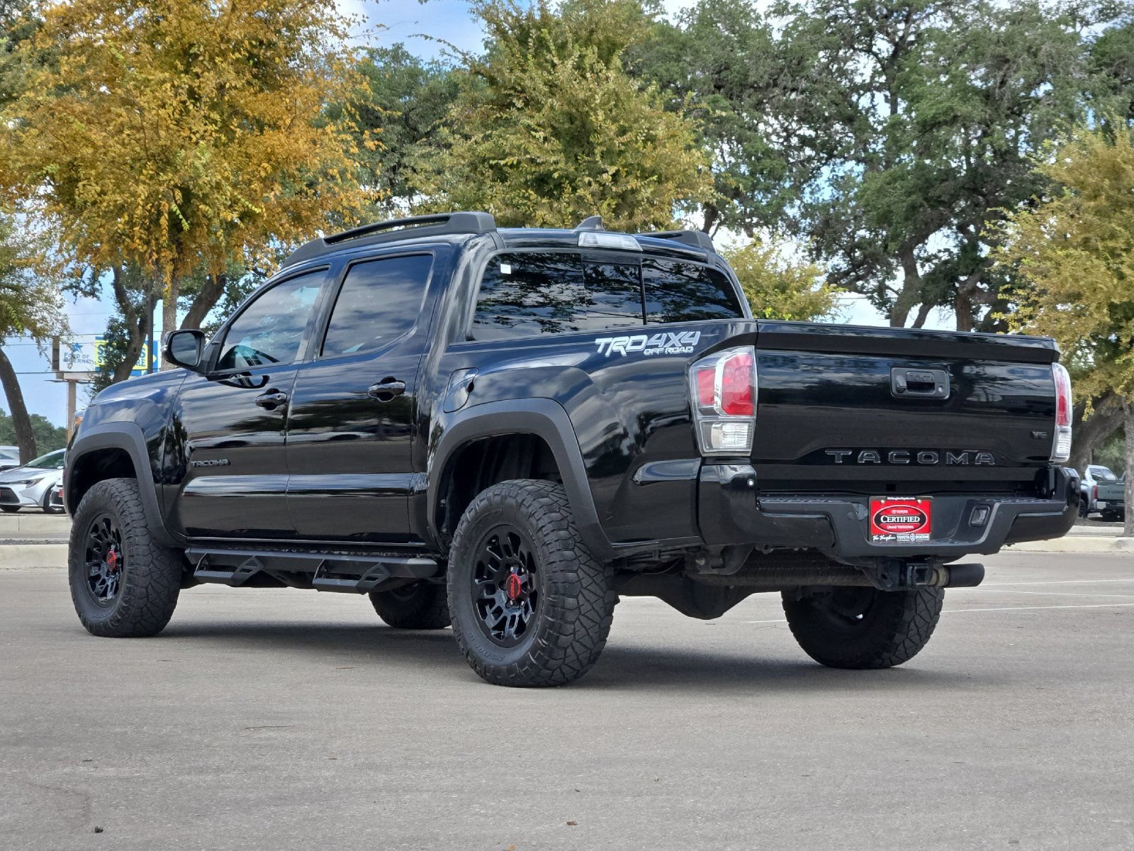 Used 2023 Toyota Tacoma TRD Off-Road w/ Technology Package AWD/4WD image 3