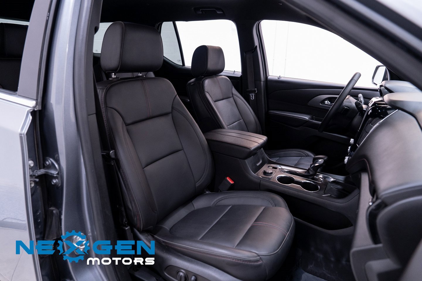 Used 2023 Chevrolet Traverse RS w/ LPO, Floor Liner Package image 56