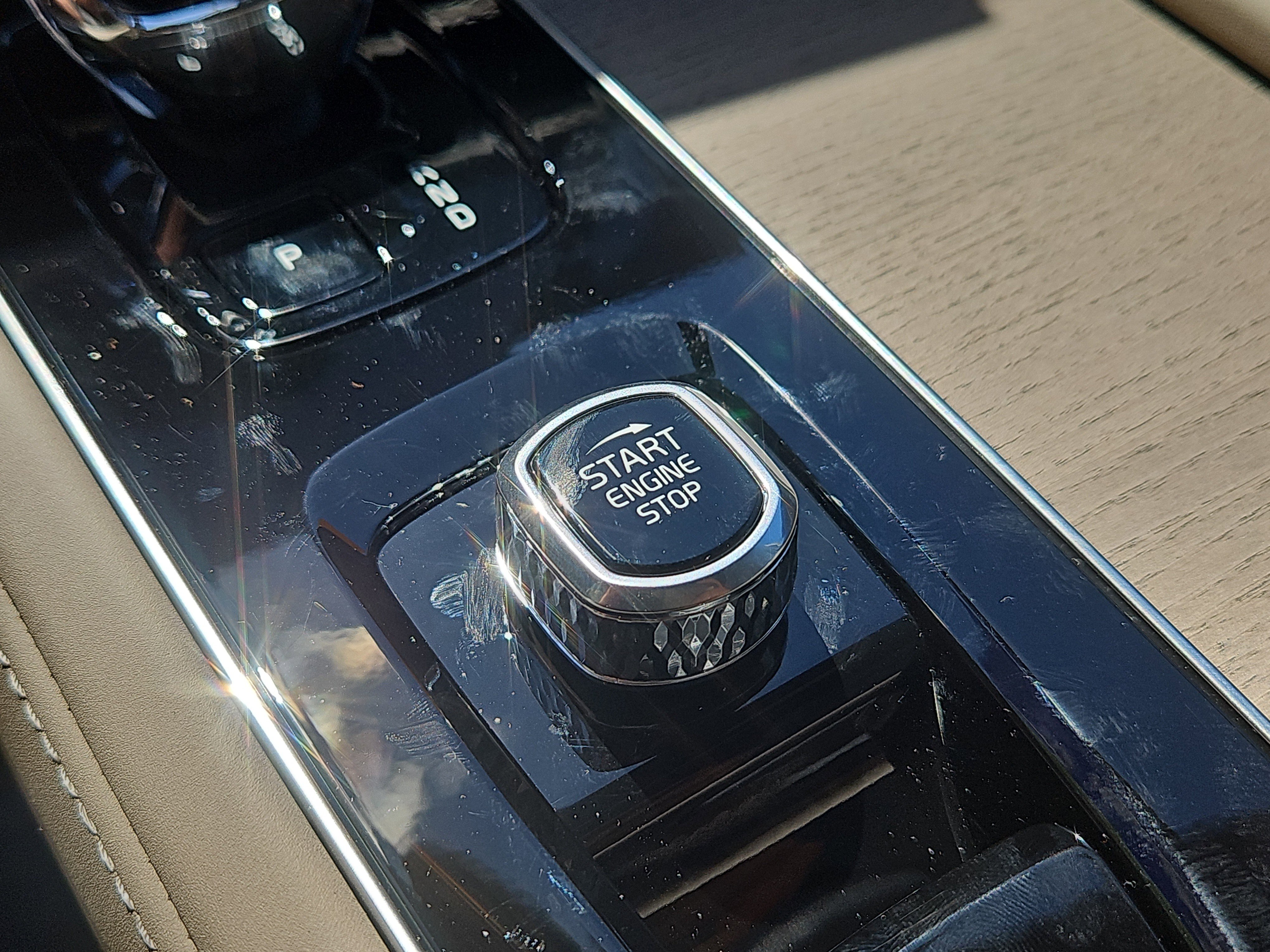 New 2026 Volvo XC90 B6 Plus w/ Protection Package Premier image 14