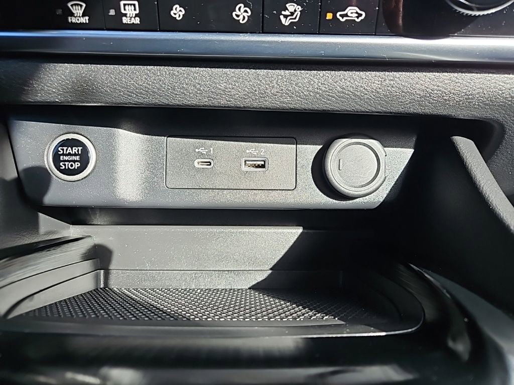 Used 2023 Nissan Rogue SV image 24