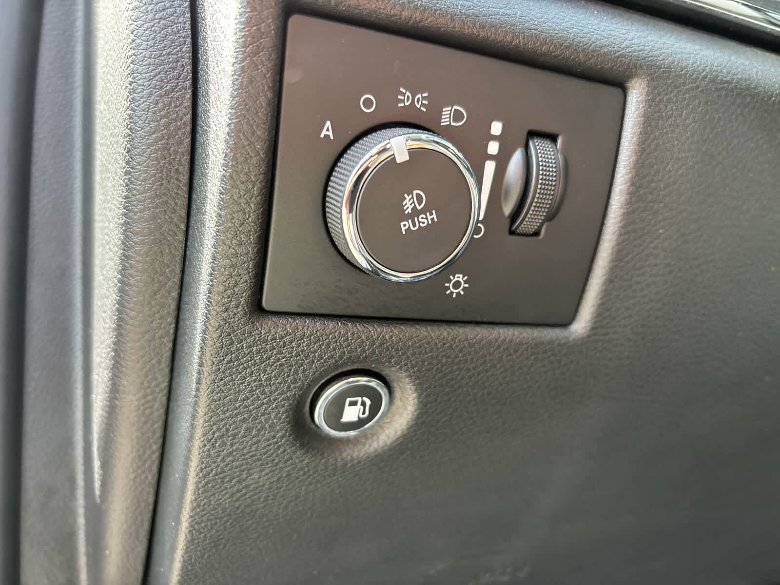 Used 2018 Jeep Grand Cherokee Summit image 11